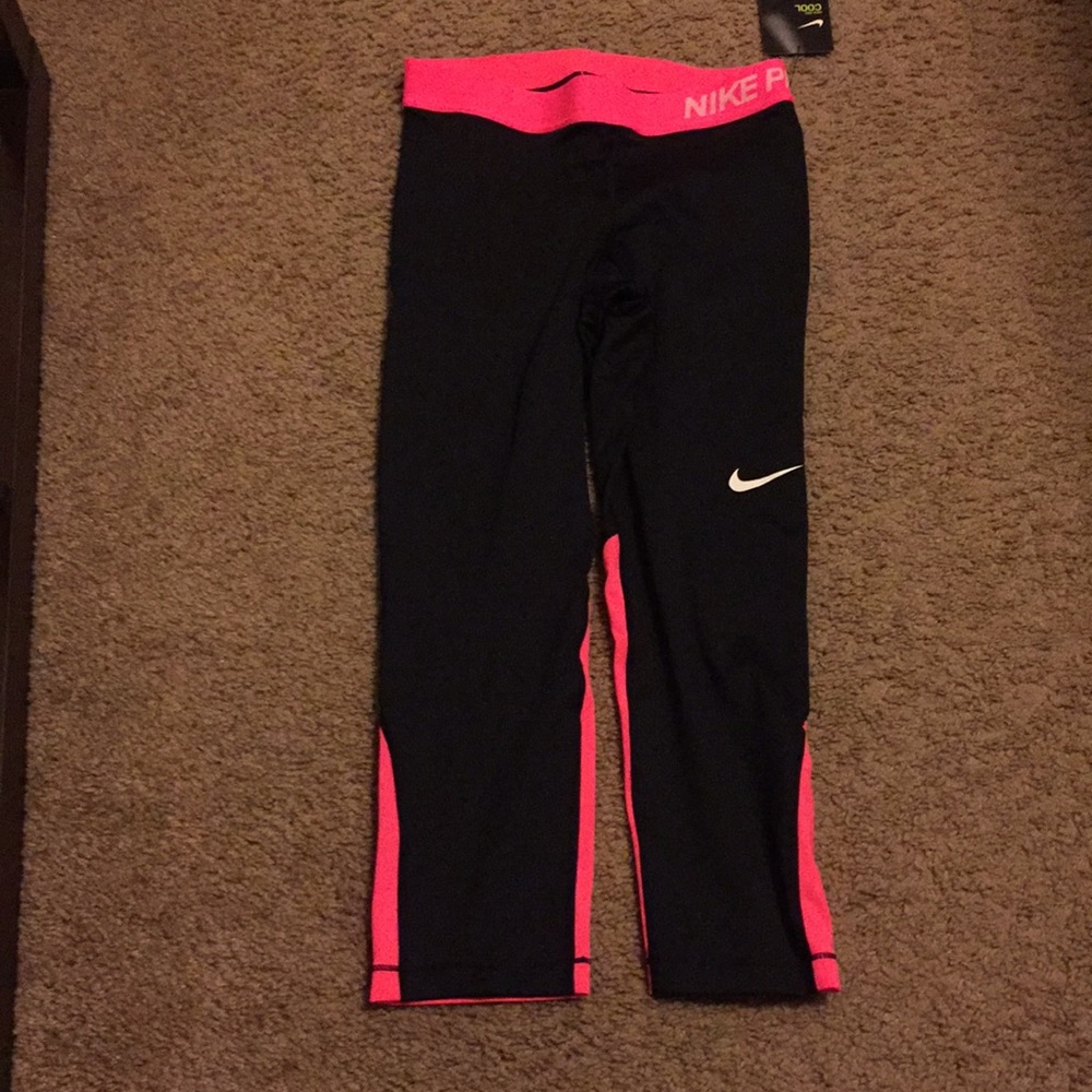 ‼️SOLD‼️ Brand new Nike crop leggings